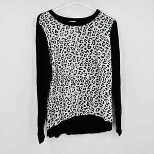 Chico's Size 2 Medium Black & White Animal Print Long Sleeve Sweater Top